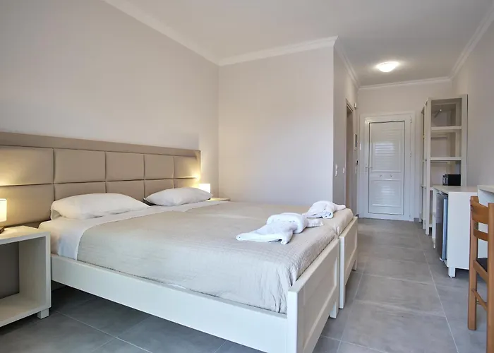 Sunny Corfu 公寓式酒店 4*